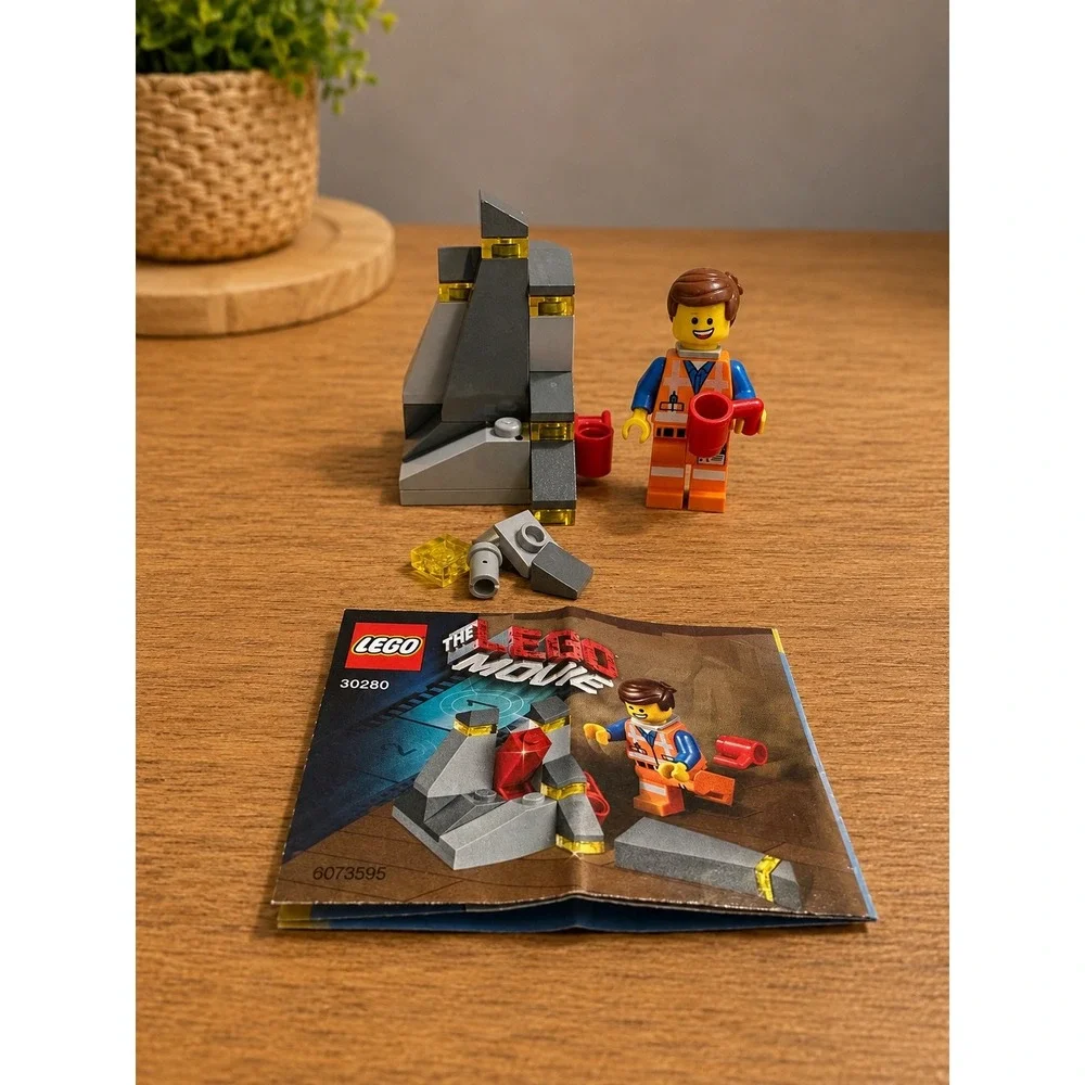 LEGO 30280 The Piece of Resistance Complete Emmet w/ Instructions LEGO Movie